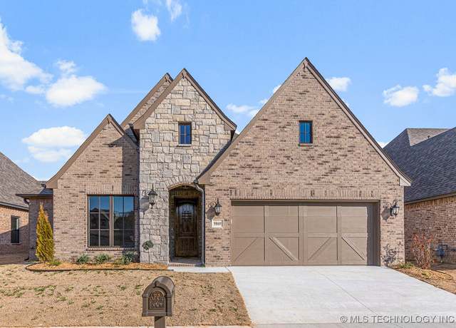 Property at 9069 E 62nd Ct S, Tulsa, OK 74133, 3 beds, 2.5 baths