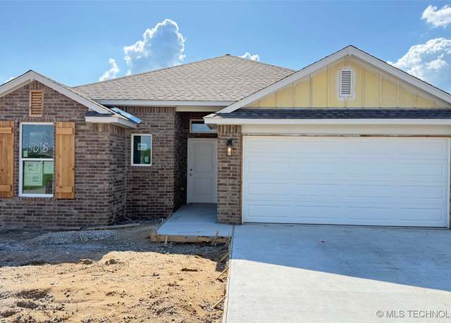 Property at 15018 S Poplar St, Glenpool, OK 74033, 3 beds, 2 baths