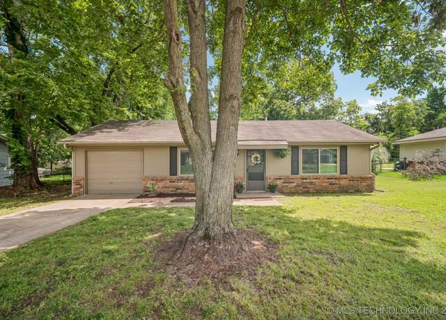 Property at 805 E Comet St, Claremore, OK 74017, 2 beds, 1 bath