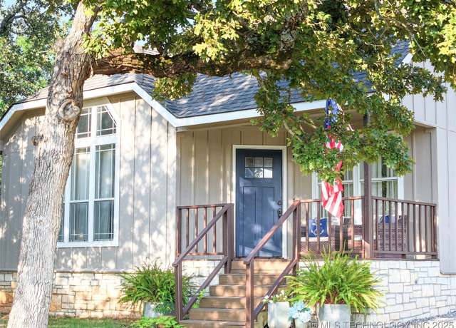 Property at 3012 Comanche, Sulphur, OK 73086, 2 beds, 2 baths