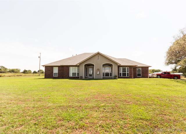 Property at 1402 E 161st St, Bixby, OK 74008, 3 beds, 2 baths