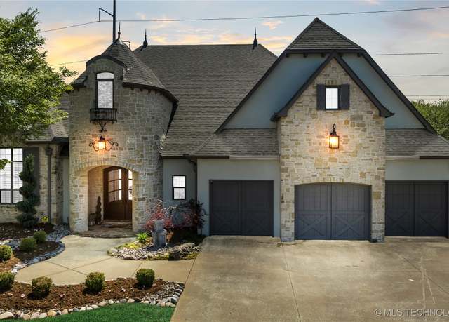 Property at 9342 E 110th St, Tulsa, OK 74133, 5 beds, 4.5 baths