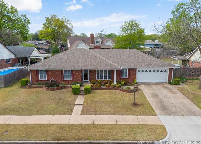 Property at 6828 E 54th St, Tulsa, OK 74145, 3 beds, 2 baths