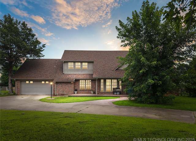 Property at 6103 S 223rd East Ave, Broken Arrow, OK 74014, 4 beds, 2 baths