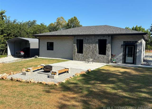 Property at 1616 Battle Dr, Grove, OK 74344, 3 beds, 2 baths
