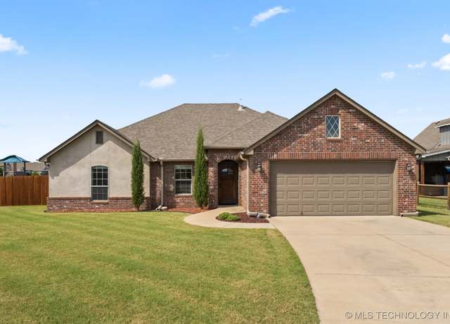 Property at 13801 N 132nd EastAvenue, Collinsville, OK 74021, 3 beds, 2 baths