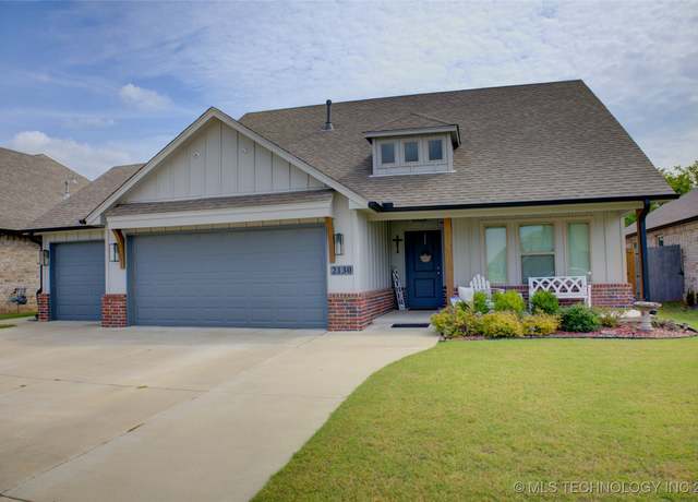 Property at 2130 E 140th St, Bixby, OK 74008, 3 beds, 2 baths