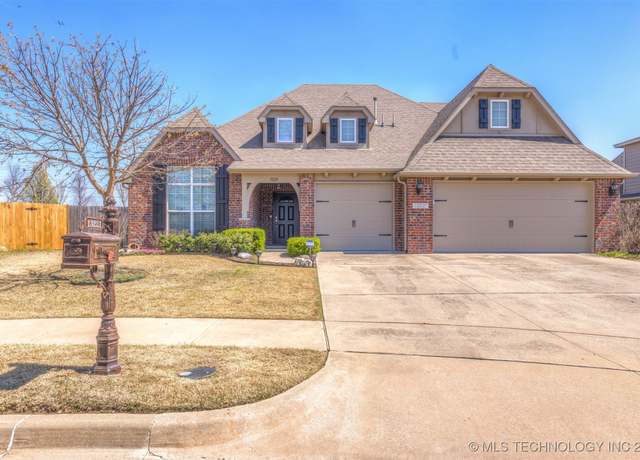 Property at 13221 S 21st Pl, Bixby, OK 74008, 4 beds, 2.5 baths