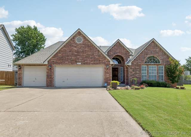 Property at 8211 S 85th East Ave, Tulsa, OK 74133, 3 beds, 2 baths