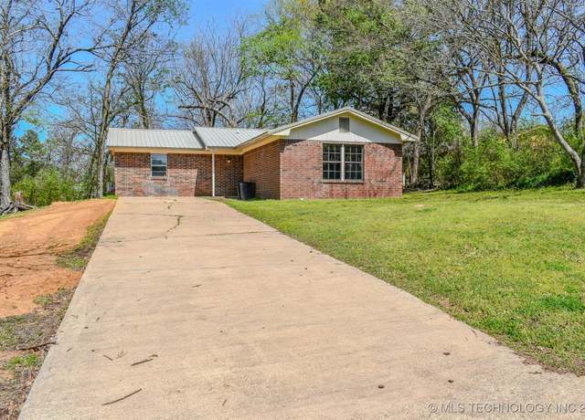 Property at 213 SE 4th St, Antlers, OK 74523, 3 beds, 2 baths