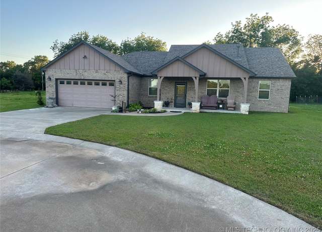 Property at 803 Julie Ave, Hominy, OK 74035, 3 beds, 2 baths
