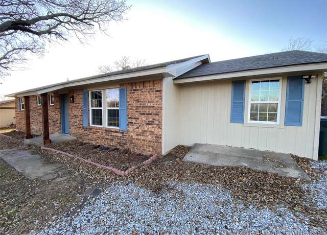 Property at 194 Orchard St E, Lone Grove, OK 73443, 4 beds, 2 baths