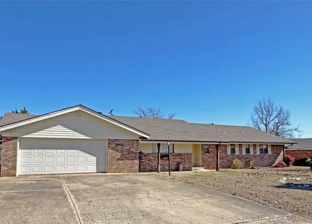 Property at 1805 Lakeview Dr, Sulphur, OK 73086, 3 beds, 2.5 baths