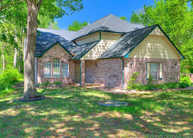 Property at 23429 King St, Broken Arrow, OK 74014, 4 beds, 2.5 baths