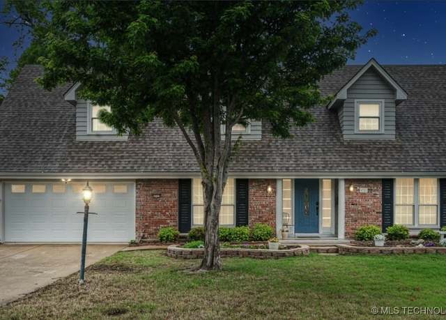 Property at 4721 S Irvington Pl, Tulsa, OK 74135, 4 beds, 2.5 baths
