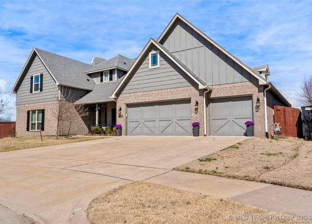 Property at 3316 W Jackson St, Broken Arrow, OK 74012, 5 beds, 4.5 baths