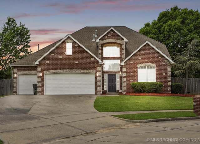 Property at 8822 N 127th EastAvenue, Owasso, OK 74055, 5 beds, 2.5 baths