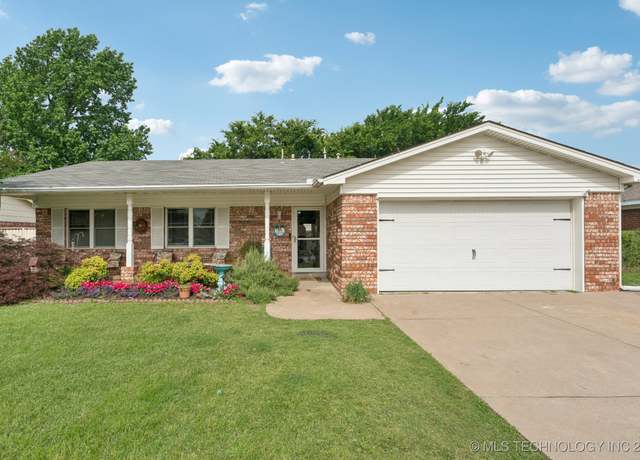 Property at 1608 S 1st Pl, Broken Arrow, OK 74012, 3 beds, 2 baths