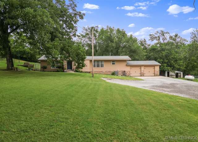 Property at 17995 S 4160 Rd, Claremore, OK 74017, 4 beds, 2 baths