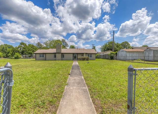 Property at 6411 S 49th WestAvenue, Tulsa, OK 74131, 3 beds, 2.5 baths