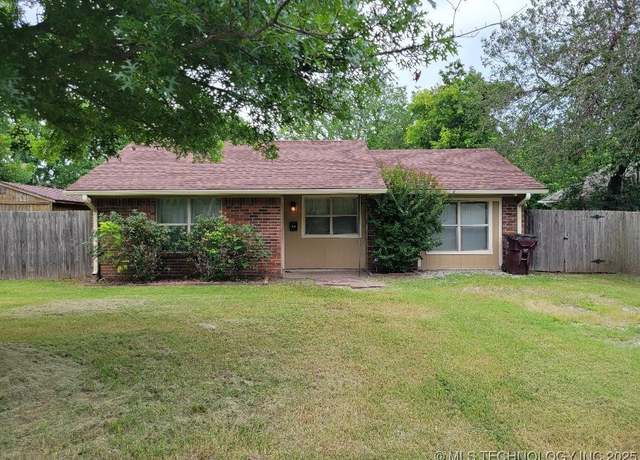 Property at 109 S E St, Eufaula, OK 74432, 3 beds, 1 bath