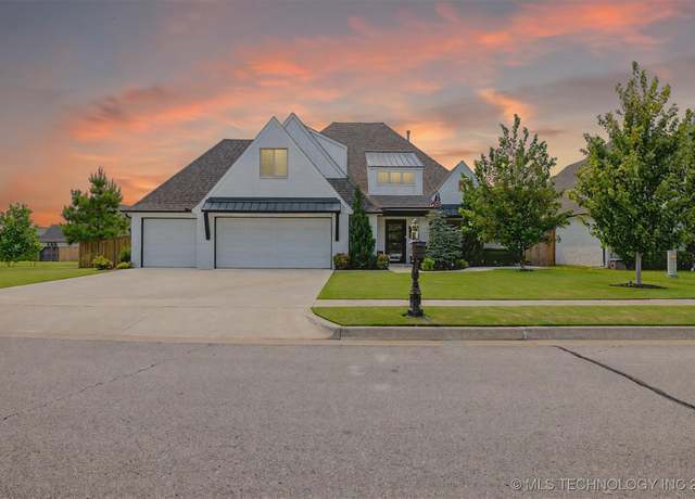 Property at 12464 S 71st EastAvenue, Bixby, OK 74008, 4 beds, 3 baths