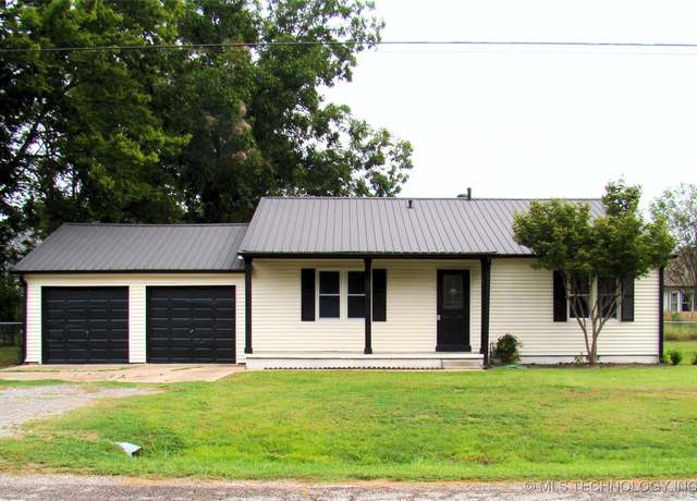Property at 907 SE 4th St, Wagoner, OK 74467, 3 beds, 2 baths