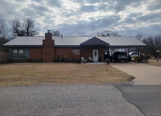 Property at 417558 Bridgeport, Eufaula, OK 74432, 3 beds, 2 baths