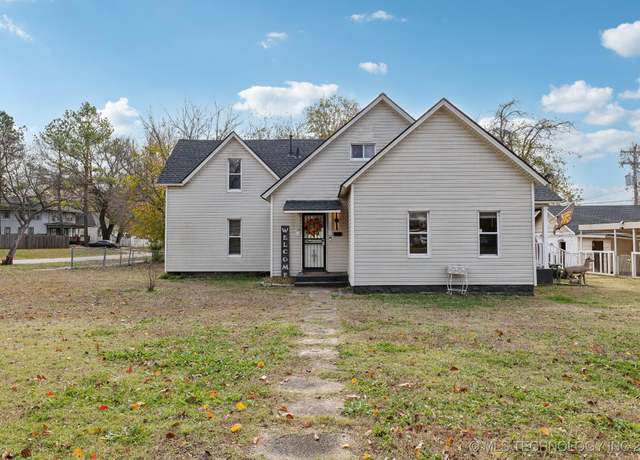 Property at 200 S Vine Ave, Cleveland, OK 74020, 4 beds, 1.5 baths