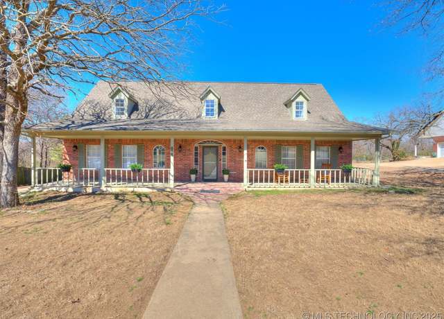 Property at 1809 E Lee Ave, Sapulpa, OK 74066, 4 beds, 3.5 baths