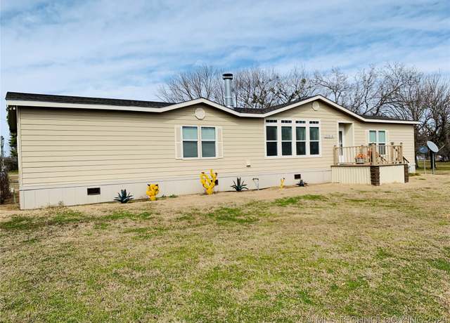 Property at 210 4th St, Pittsburg, OK 74560, 3 beds, 2 baths