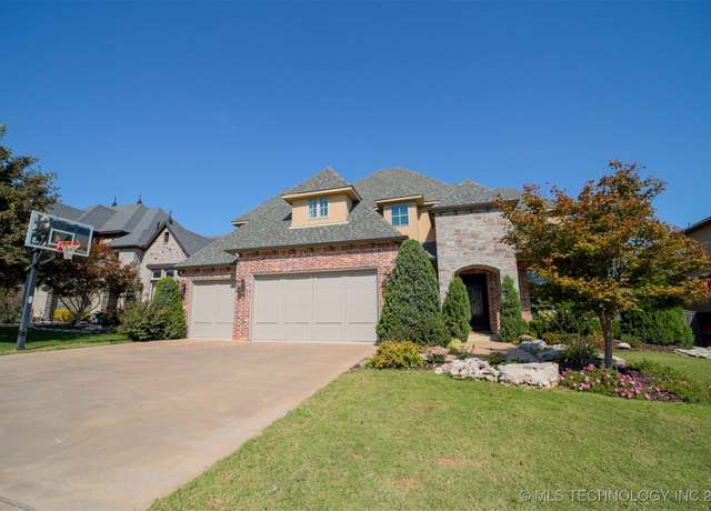 Property at 5716 W Austin St, Broken Arrow, OK 74011, 5 beds, 5.5 baths