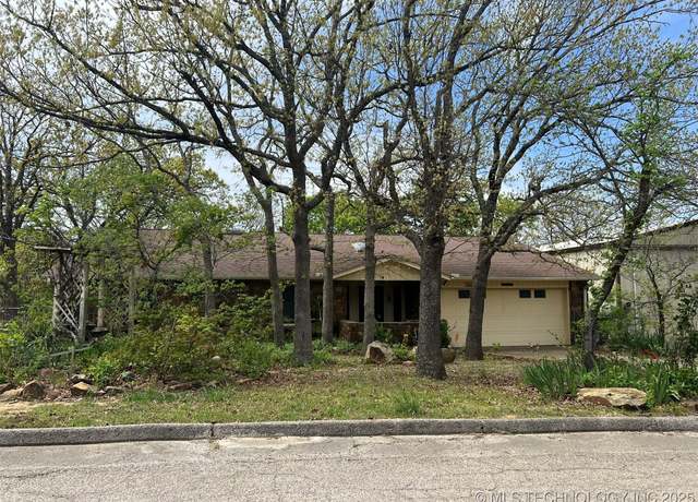Property at 1380 N Lakeview Ave, Mannford, OK 74044, 3 beds, 2 baths