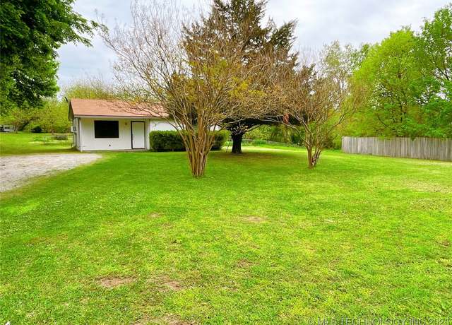 Property at 516 S 2nd, Durant, OK 74701, 2 beds, 1 bath