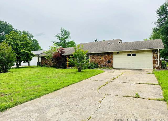 Property at 23404 E 97th St, Broken Arrow, OK 74014, 3 beds, 2 baths