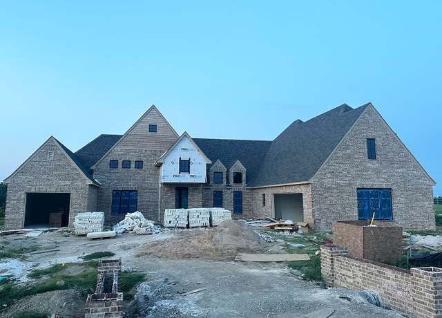 Property at 8320 E 106th Pl, Owasso, OK 74055, 4 beds, 3.5 baths