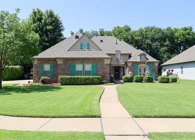 Property at 913 E Shreveport St, Broken Arrow, OK 74011, 3 beds, 3.5 baths