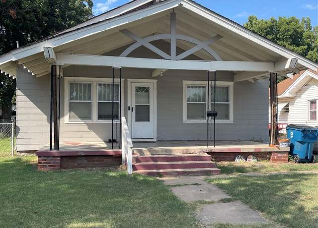 Property at 742 E Oak St, Cushing, OK 74023, 3 beds, 1 bath
