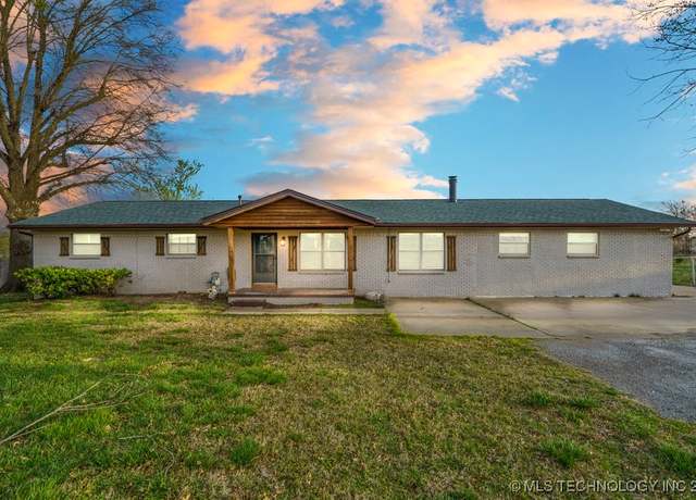 Property at 28301 E 58th St S, Broken Arrow, OK 74014, 4 beds, 2.5 baths