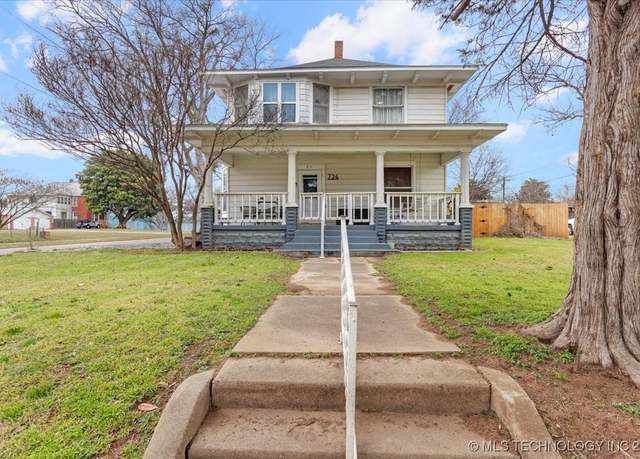 Property at 724 W Cedar, Durant, OK 74701, 5 beds, 2 baths
