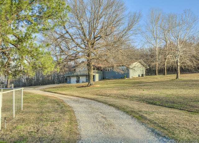 Property at 5320 S 45th St E, Muskogee, OK 74403, 4 beds, 2 baths
