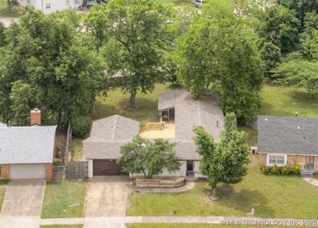 Property at 7446 E 20th St, Tulsa, OK 74112, 4 beds, 2 baths