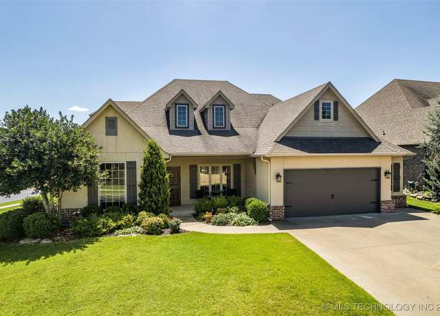 Property at 2012 W 109th St S, Jenks, OK 74008, 4 beds, 3 baths