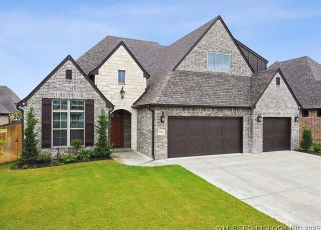 Property at 5314 E 125th St S, Bixby, OK 74008, 4 beds, 3.5 baths