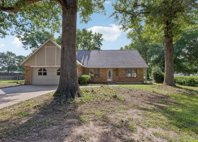 Property at 10421 S 197th EastAvenue, Broken Arrow, OK 74014, 4 beds, 2 baths