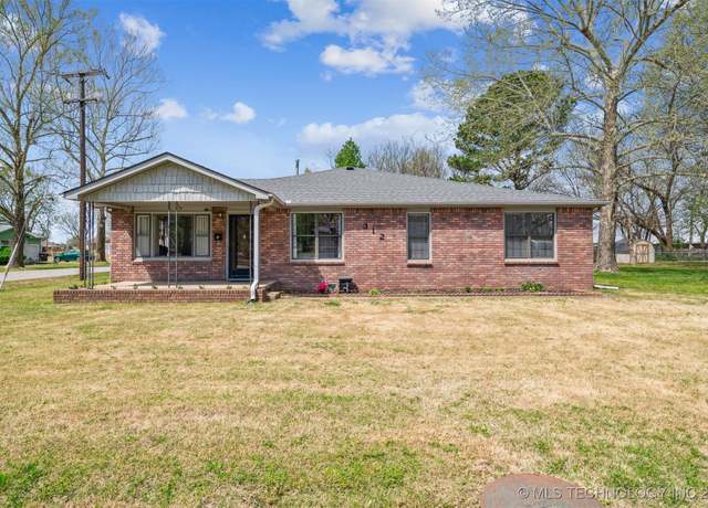 Property at 312 Mcbee St, Commerce, OK 74339, 3 beds, 2 baths
