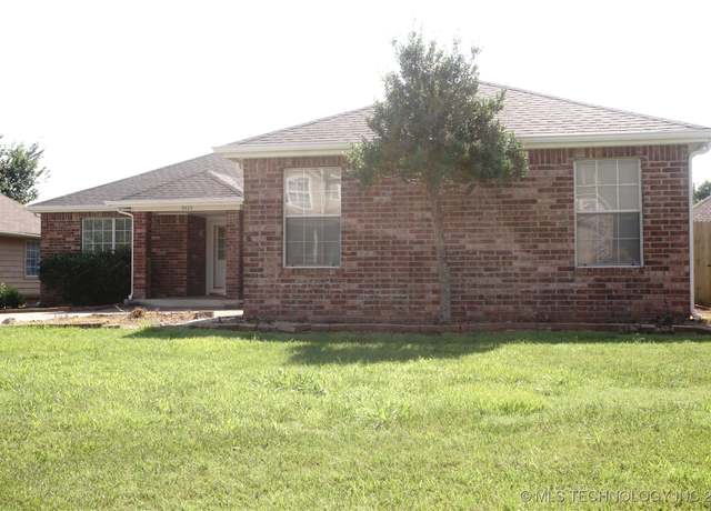 Property at 9423 S 88th Ave E, Tulsa, OK 74133, 3 beds, 2 baths