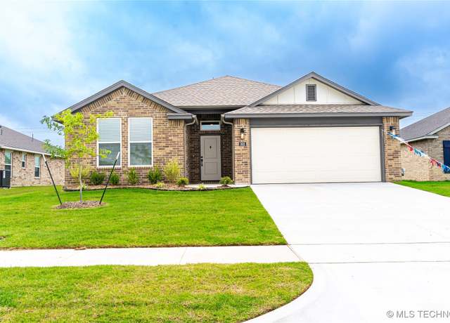 Property at 302 S 26th St, Collinsville, OK 74021, 3 beds, 2 baths