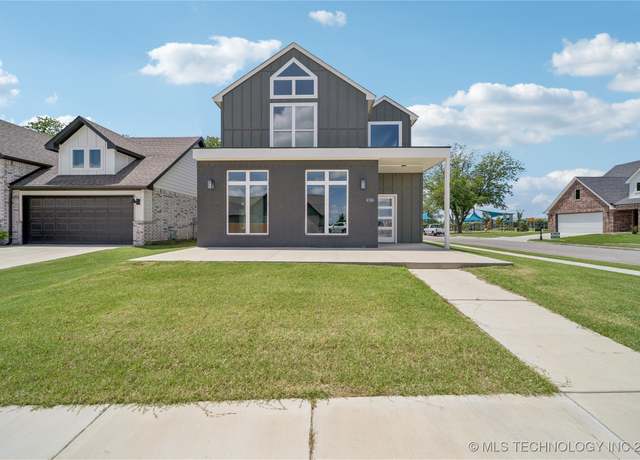 Property at 4500 S Dogwood Ave, Broken Arrow, OK 74011, 3 beds, 2.5 baths