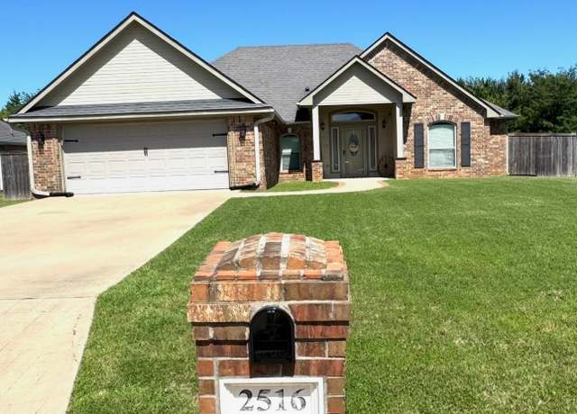Property at 2516 Stage Coach Ave, Durant, OK 74701, 3 beds, 2 baths